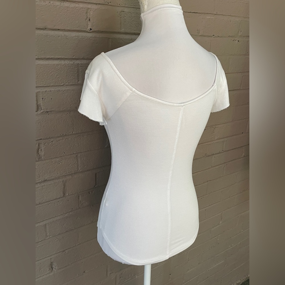 Free People white ruffle front top S - Picture 5 of 7